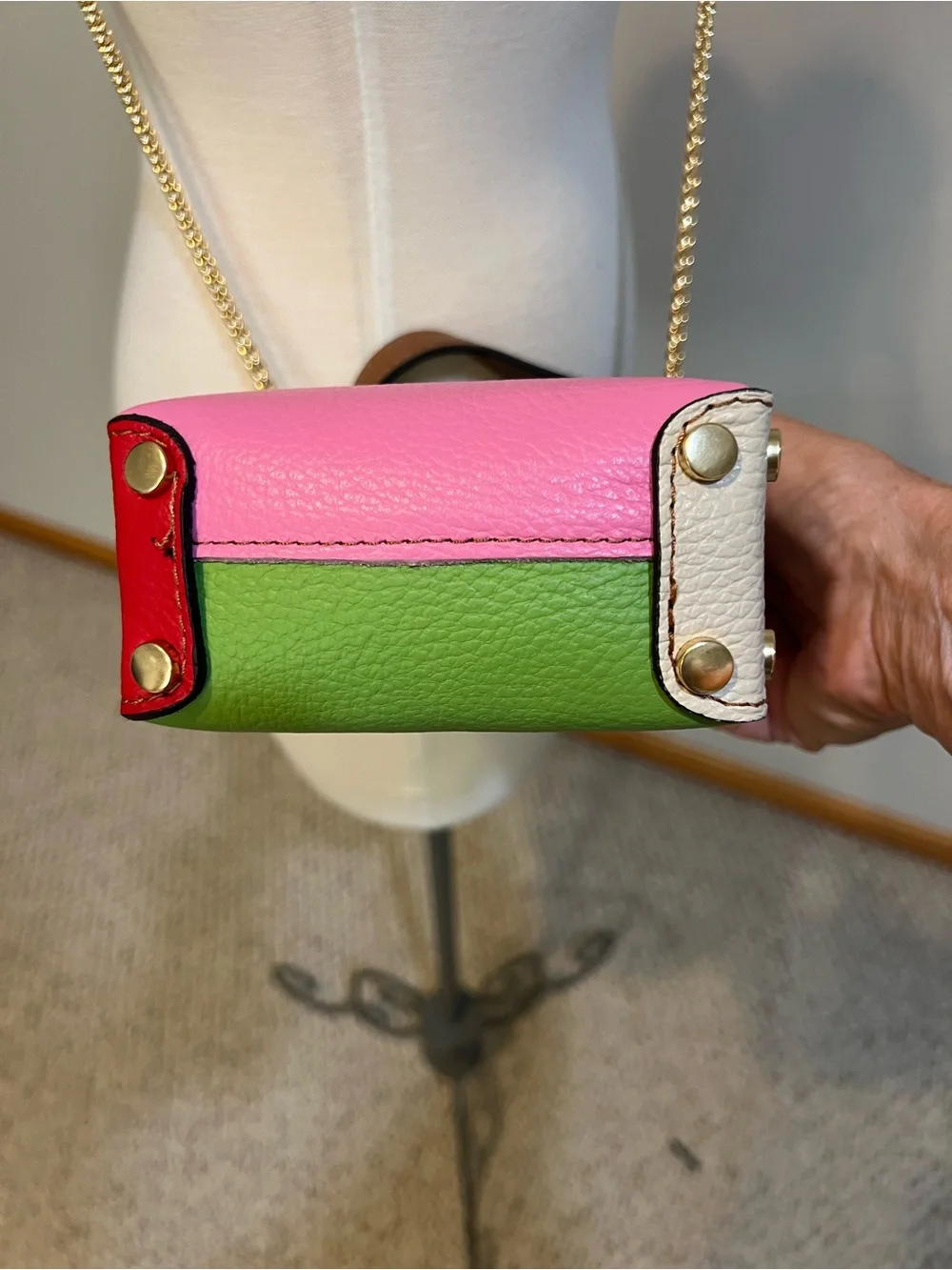 Cassette - the Bee Bag -Mini Crossbody Bag - Picture 5 of 14